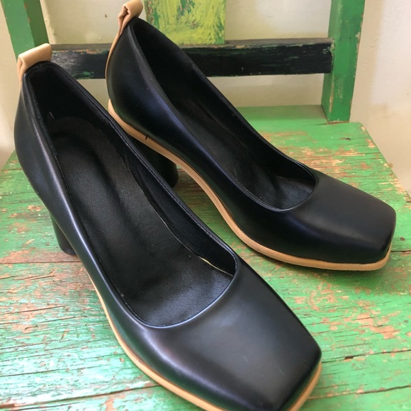 Black & Tan, square-toe cylinder heels. Size 39/9 - Picture 2 of 8